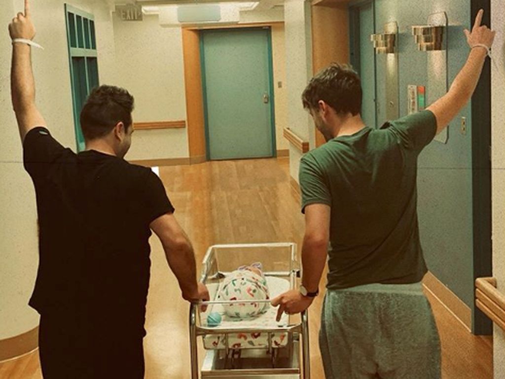 Mark Westlife Punya Bayi dengan Pasangan Pria, Sel Telurnya dari Mana? Mark Westlife Punya Bayi dengan Pasangan Pria, Sel Telurnya dari Mana?