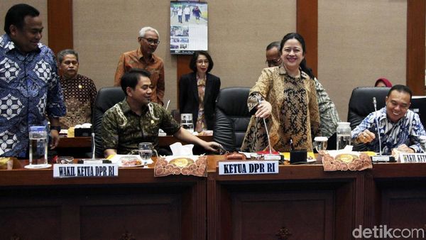 Para Pimpinan DPR Hadiri Rapat Pembagian Ruang Kerja