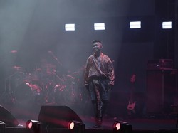 Lepas Jaket di Atas Panggung, Rich Brian Buat Penonton Histeris