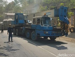 Evakuasi Truk Tronton Terguling di Jalan Purworejo-Magelang Rampung