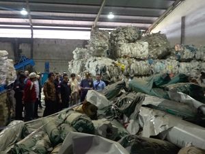 Ada 2 WN Singapura di Balik Kasus Impor Limbah 87 Kontainer