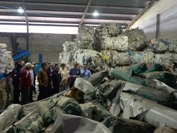 Ada 2 WN Singapura di Balik Kasus Impor Limbah 87 Kontainer