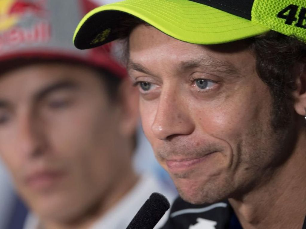 Rossi Masih Aja Keteteran Dibandingkan Pebalap Yamaha Lain Rossi Masih Aja Keteteran Dibandingkan Pebalap Yamaha Lain