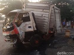 Truk Boks Ringsek Dihantam KA BBM di Lintasan Tanpa Palang Pintu