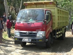 Warga Dua Desa di Probolinggo Tutup Jalan Masuk Tambang Galian C