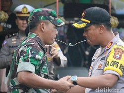 Rayakan Hari Jadi, TNI di Tulungagung Ajak Polisi Main Permainan Tradisional