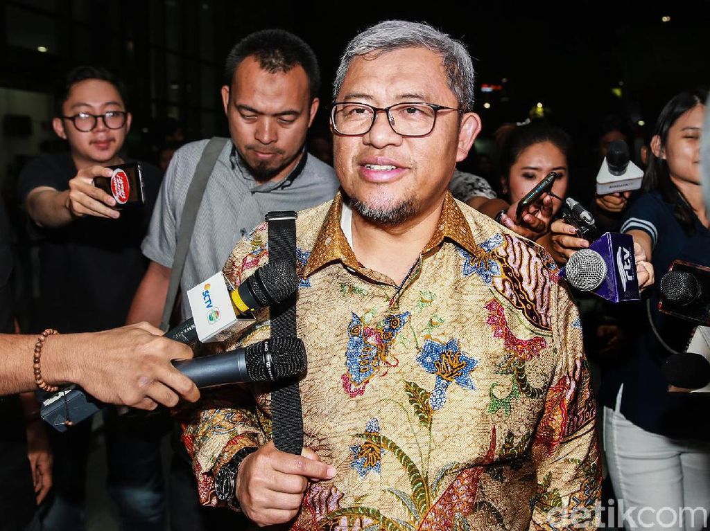 Diperiksa KPK, Aher Mengaku Ditanya Soal Peran Dedi Mizwar Diperiksa KPK, Aher Mengaku Ditanya Soal Peran Dedi Mizwar