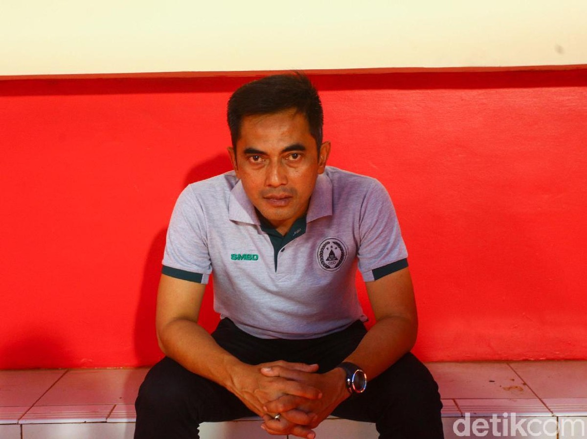 Pelatih PSS Sleman, Seto Nurdiantoro, mengungkapkan kunci bertahan di Liga 1 2019. (Foto: Rifkianto Nugroho/detikSport)