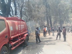 Sempat Kebakaran, Puncak Penanjakan Bromo Malam Ini Kembali Dibuka