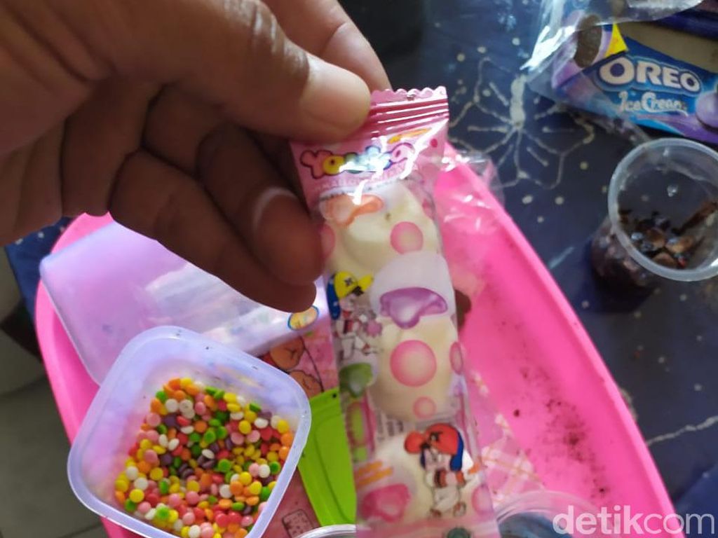 Puluhan Pelajar SD di Malang Keracunan, Penjual Jajanan Diamankan Puluhan Pelajar SD di Malang Keracunan, Penjual Jajanan Diamankan