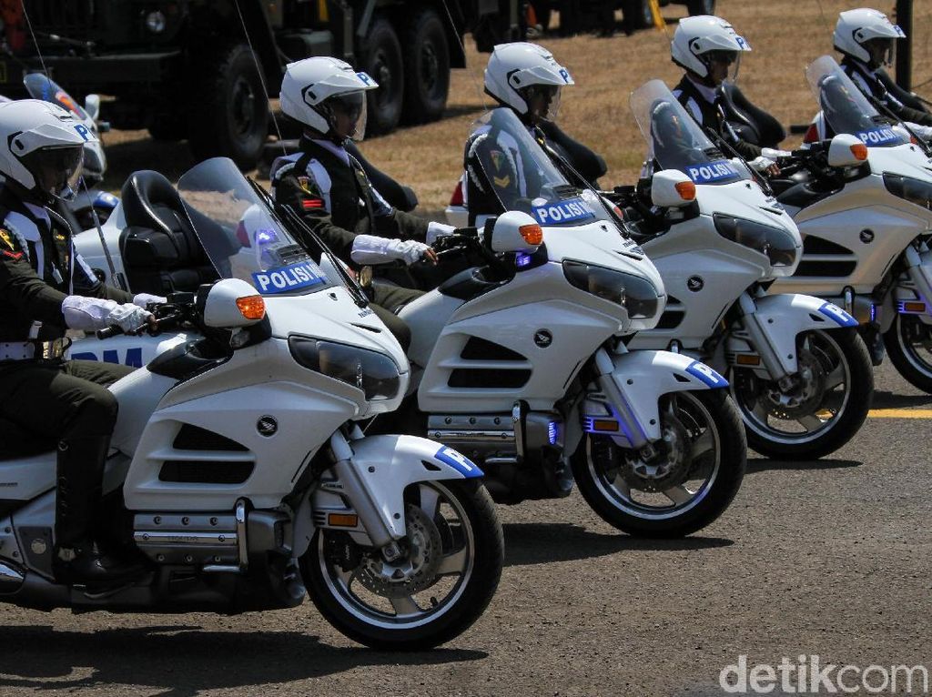 Sederet Motor yang Mejeng di HUT TNI ke-74 Sederet Motor yang Mejeng di HUT TNI ke-74