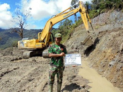 Kilas Balik Prajurit TNI Tembus Hutan Bangun Trans Papua