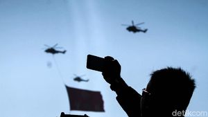 Warga Rekam Beragam Atraksi di HUT TNI