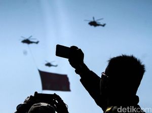 Warga Rekam Beragam Atraksi di HUT TNI