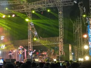 Glenn Fredly: Bakar Gairah Penonton hingga Dedikasi untuk Papua
