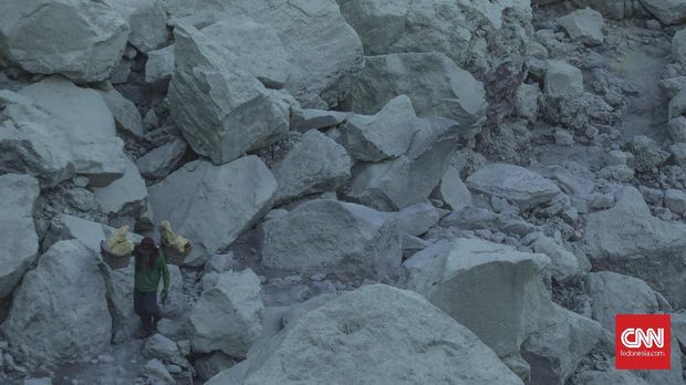 Bu Im, Pawang Kehangatan di Kawah Ijen