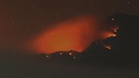Jalur Pendakian Gunung Raung Terbakar, 13 Pendaki Terjebak