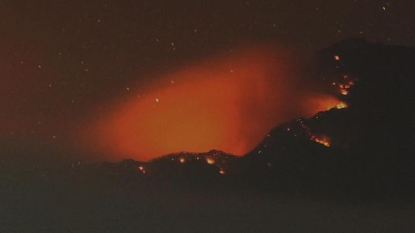 Jalur Pendakian Gunung Raung Terbakar, 13 Pendaki Terjebak