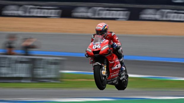 Andrea Dovizioso masih optimistis bisa mengejar Marc Marquez di MotoGP Thailand.
