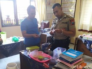 Puluhan Pelajar SD di Malang Keracunan Jajanan Sekolah Puluhan Pelajar SD di Malang Keracunan Jajanan Sekolah