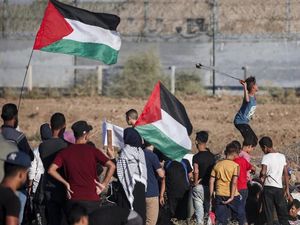 Bentrokan Pecah di Perbatasan Gaza, 1 Pria Palestina Tewas Ditembak Israel Bentrokan Pecah di Perbatasan Gaza, 1 Pria Palestina Tewas Ditembak Israel