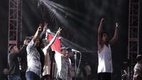 Kibarkan Merah Putih, Aksi Solidaritas Fourtwnty untuk Mahasiswa di Kendari
