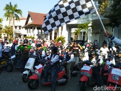 Kampanye Udara Bersih, Ratusan Motor Listrik Konvoi di Semarang