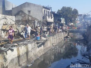 18 Rumah Terbakar di Taman Sari Jakbar, 200 Orang Dievakuasi 18 Rumah Terbakar di Taman Sari Jakbar, 200 Orang Dievakuasi