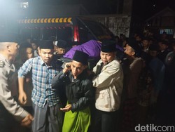 Istri Alm Gus Miek Pengasuh Ponpes Al Falah Ploso Kediri Wafat