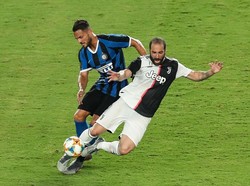 Bisakah Ular Besar Mematuk Si Nyonya Besar?