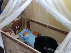 Warga Temukan Bayi Terbungkus Goodie Bag Wagub Banten di Semak Belukar