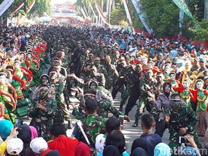 500 Penari Thengul Semarakkan HUT ke-74 TNI 500 Penari Thengul Semarakkan HUT ke-74 TNI