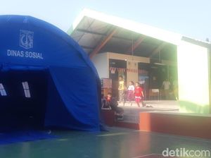 Dinsos Siapkan Tenda-Makanan untuk Pengungsi Kebakaran di Taman Sari Jakbar Dinsos Siapkan Tenda-Makanan untuk Pengungsi Kebakaran di Taman Sari Jakbar