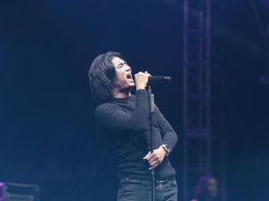 Resolusi 2020, Charly Setia Band Ajak Tanam Pohon