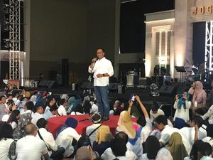 Lestarikan Tradisi, Anies Minta Alumni UGM Aktif di Kegiatan Warga DKI