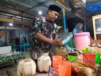 Rahasia Kelapa Muda Bakar Berempah yang Jadi Minuman Raja-raja Aceh
