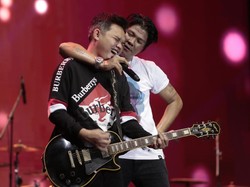 Nostalgia Bareng Oomleo Berkaraoke di Synchronize Fest 2019