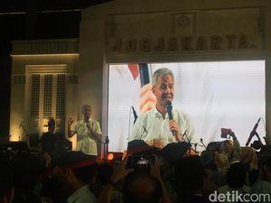 Sesama Alumni UGM, Ganjar Minta Kagama Dukung Pemerintahan Jokowi