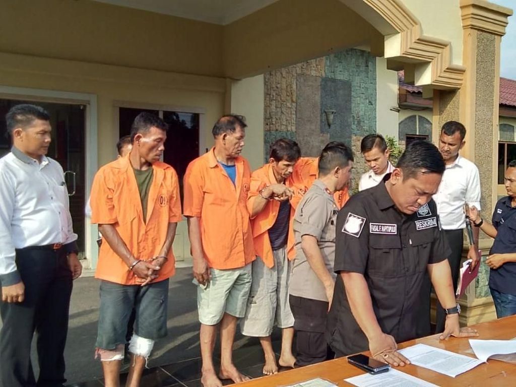 Rampok Truk Minyak, Ayah-Anak di Asahan Sumut Didor Polisi Rampok Truk Minyak, Ayah-Anak di Asahan Sumut Didor Polisi