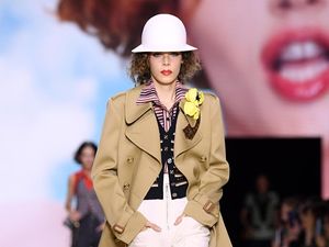 20 Koleksi Busana Louis Vuitton untuk Musim Semi 2020