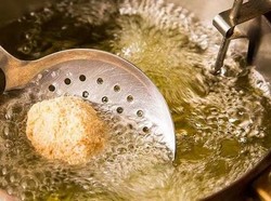 Catat Ya! Ini Syarat Beli Minyak Goreng Murah Rp 14 Ribu/Liter