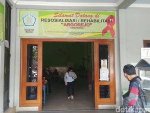 Didatangi Dinsos, Pekerja Sunan Kuning Enggan Dimintai Tanda Tangan