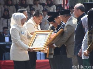 Khofifah: Bapenda Harus Mampu Berinovasi dan Ikuti Perkembangan Teknologi