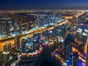 Uni Emirat Arab Setop Terbitkan Visa Wisatawan Uni Emirat Arab Setop Terbitkan Visa Wisatawan
