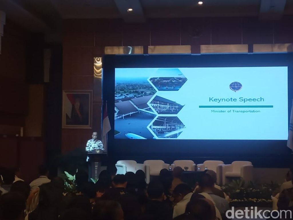 Menhub dan Kepala BKPM Ajak Investor Garap Bandara Singkawang Menhub dan Kepala BKPM Ajak Investor Garap Bandara Singkawang