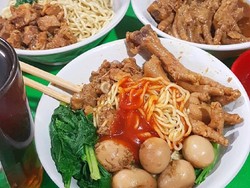 Cara Buat Mie Ayam Ceker, Mudah, Murah, dan Lezat!