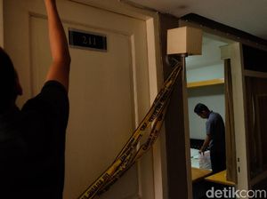 Wanita Bugil Dibunuh dalam Kamar Hotel di Karawang Wanita Bugil Dibunuh dalam Kamar Hotel di Karawang