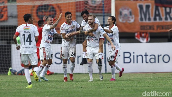 Pemain Bali United, Melvin Platje.