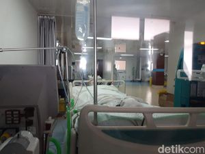Akbar Korban Rusuh Slipi Koma di RSPAD, Polri: Dia Jatuh dari Pagar Akbar Korban Rusuh Slipi Koma di RSPAD, Polri: Dia Jatuh dari Pagar