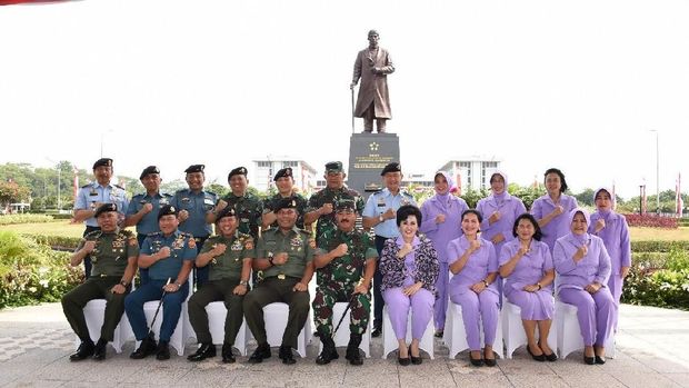 Panglima TNI Resmikan Monumen Jenderal Soedirman di Cilangkap